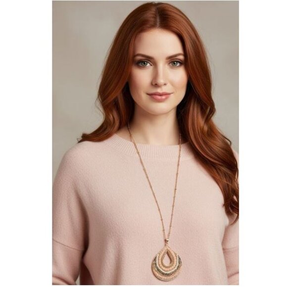 STATEMENT NECKLACE - Long gold and pink beaded medallion - Picture 1 of 6